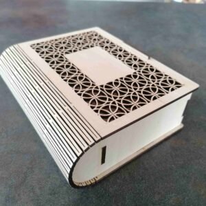 Boîte à bijoux en bois gravée - Modèle 