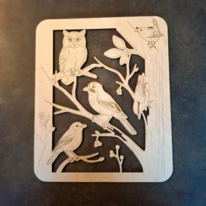 Décoration murale en bois ajouré – Scène d'oiseaux gravée au laser